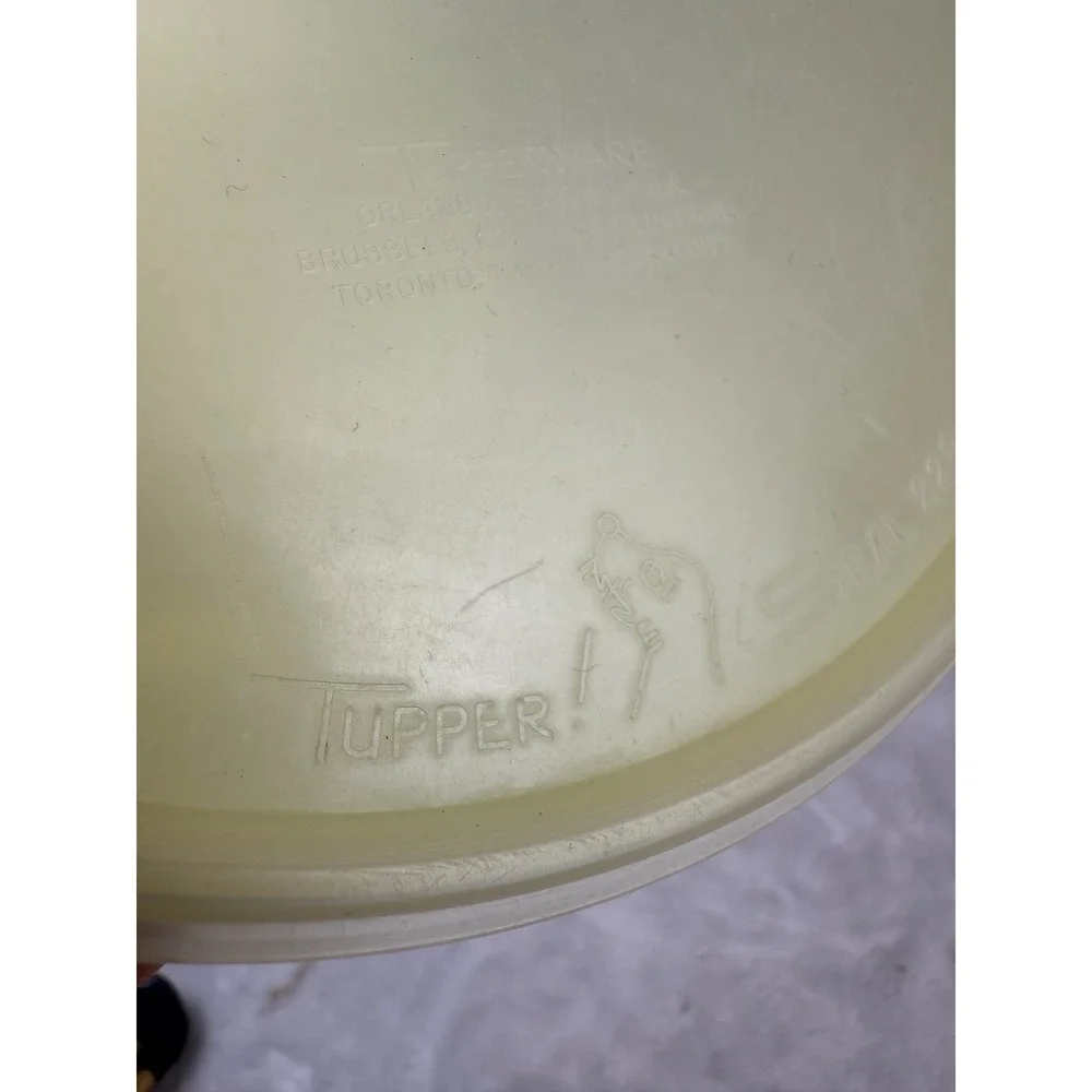 Vintage Tupperware Wonderlier Bowl 7 Inch Yellow Round‎ Container 235-16 Seal
